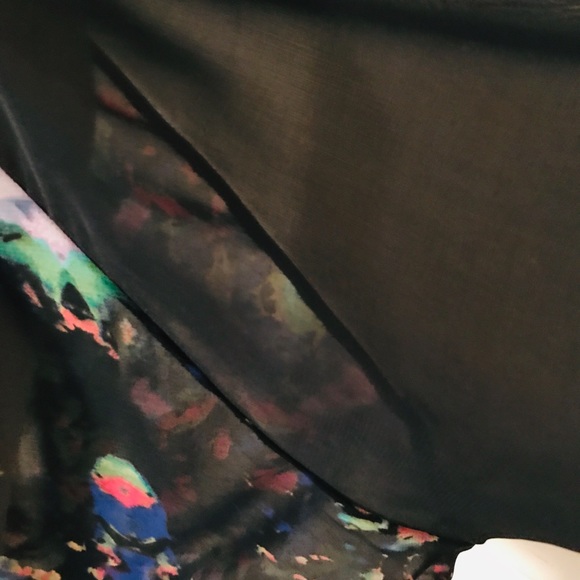 Bright Floral Print and Black Sheer Light Jacket - Picture 6 of 7